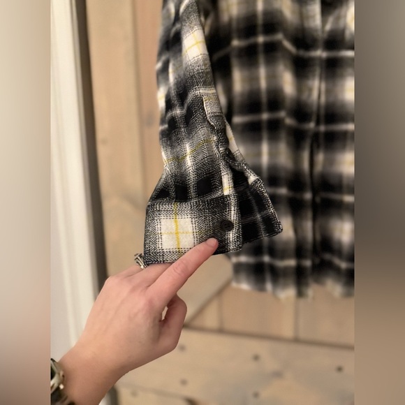 LIKE NEW BP Boyfriend Plaid Shirt - Picture 3 of 6